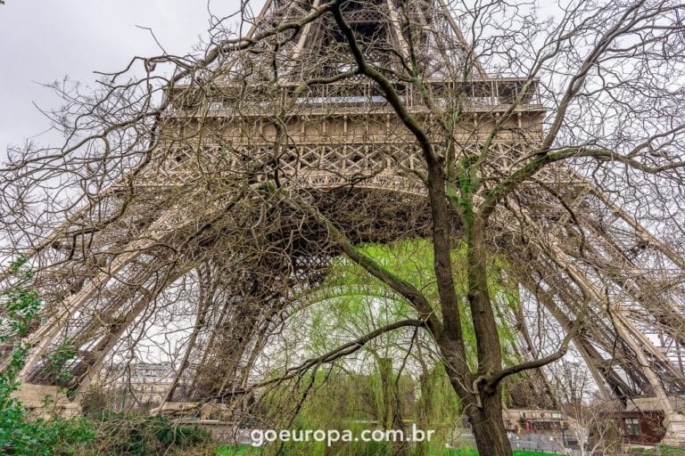 La Magnifique Tour Eiffel Paris