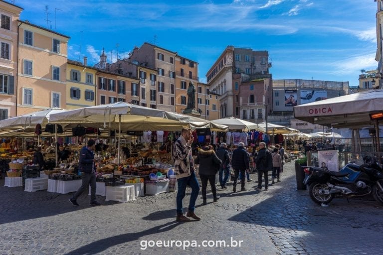A Feira do Campo de Fiori em Roma