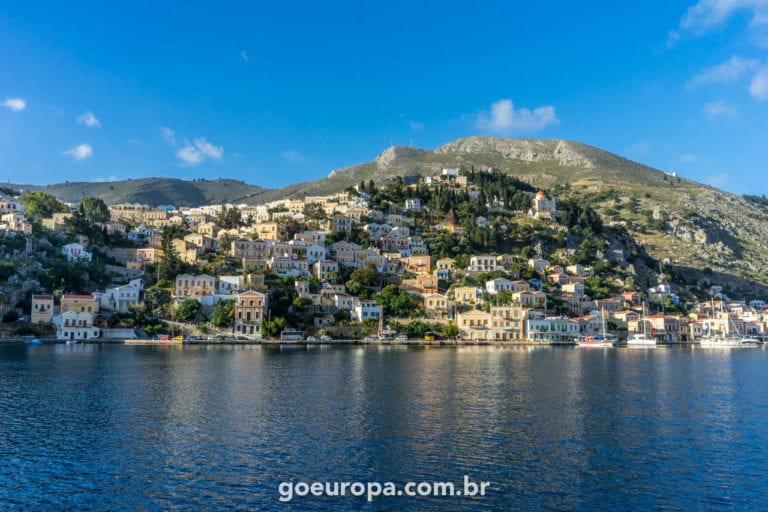 A Ilha de Symi e Dicas Sobre Transporte na Grécia