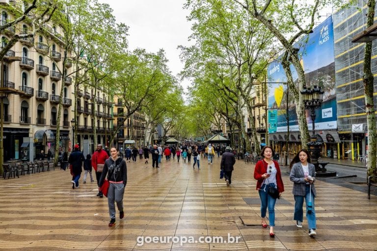 La Rambla em Barcelona: Turística e Histórica