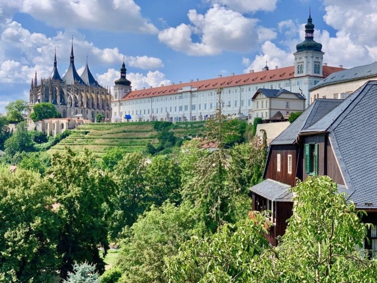 A Igreja de Ossos em Kutna Hora na República Tcheca